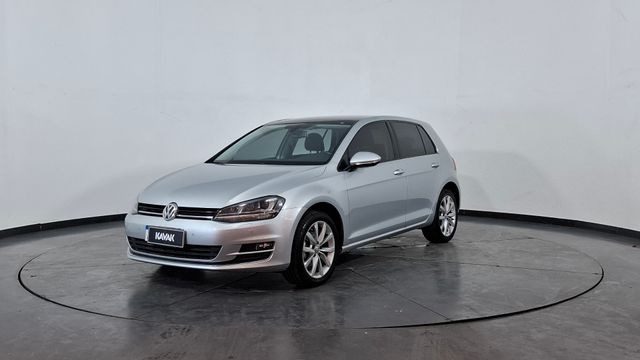 Volkswagen • Golf