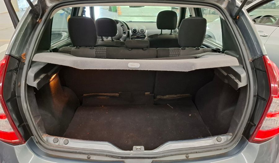 Renault Sandero 1.6 16V PH2 LUXE Hatchback 2011