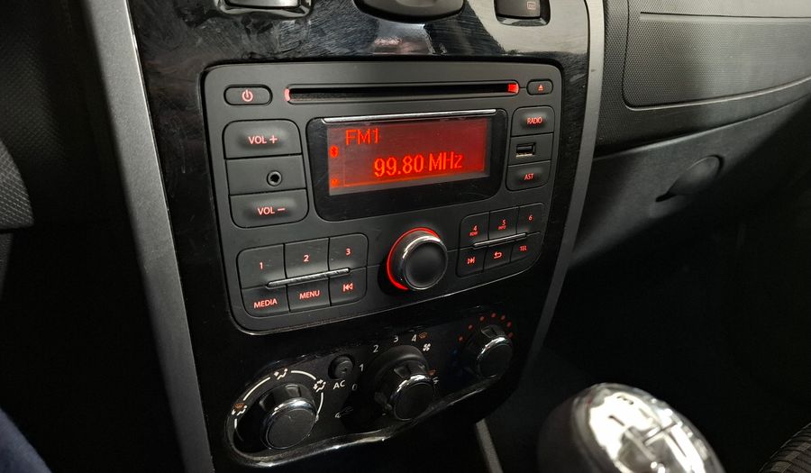 Renault Sandero 1.6 16V PH2 LUXE Hatchback 2011