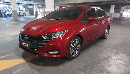 Nissan • Versa