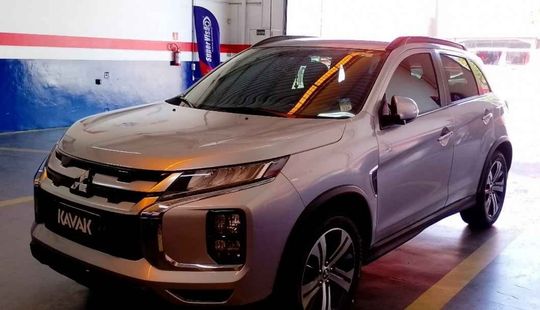 Mitsubishi • Outlander