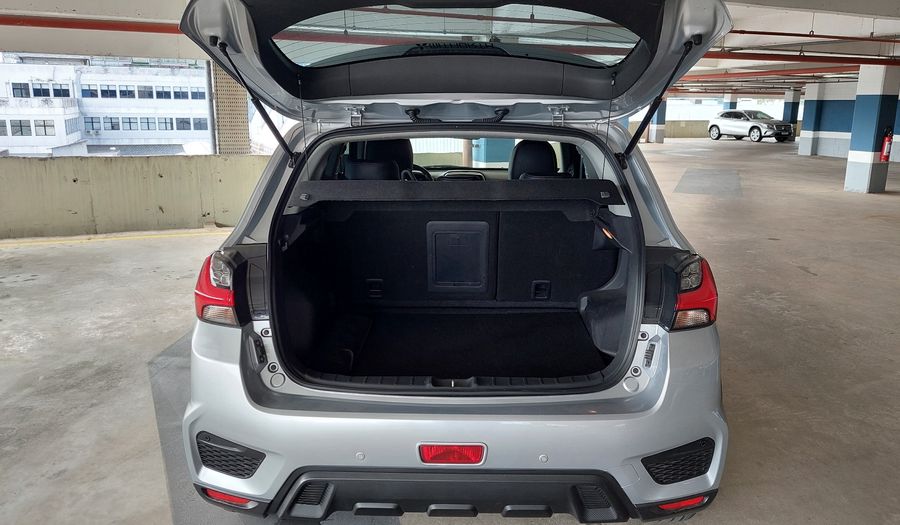 Mitsubishi Outlander HPE AUTOMÁTICO Suv 2022