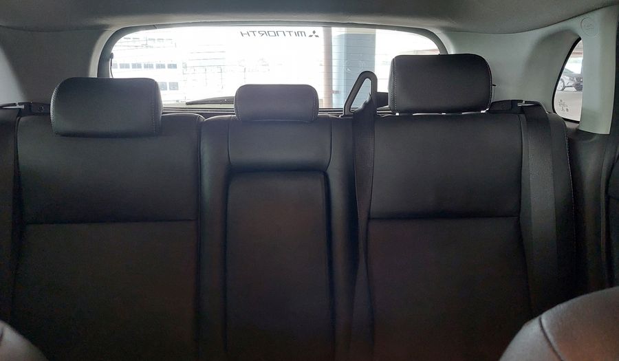 Mitsubishi Outlander HPE AUTOMÁTICO Suv 2022