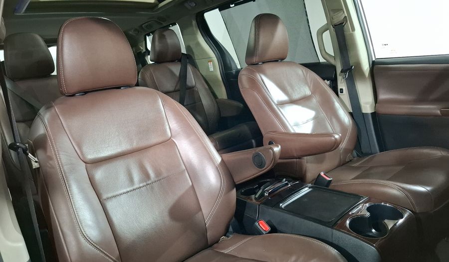 Toyota Sienna 3.5 LIMITED AUTO Minivan 2019