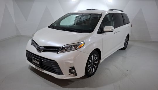 Toyota • Sienna