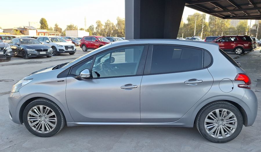Peugeot 208 1.2 PURETECH 82 HP SIGNATURE Hatchback 2020