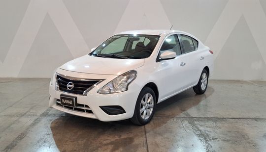 Nissan • Versa