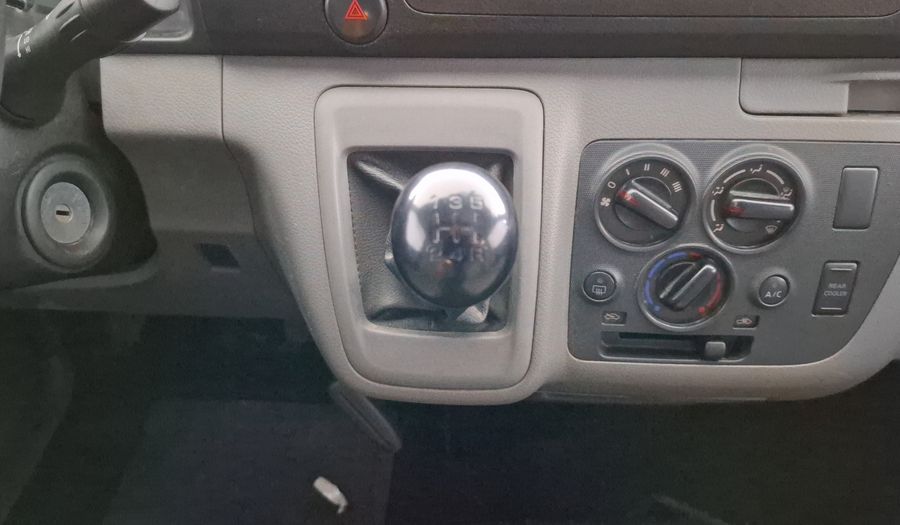 Nissan Nv350 Urvan 2.5 15 PASAJEROS AMPLIA A/A PAQ SEG Van 2017