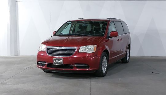 Chrysler • Town & Country