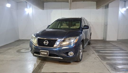 Nissan • Pathfinder