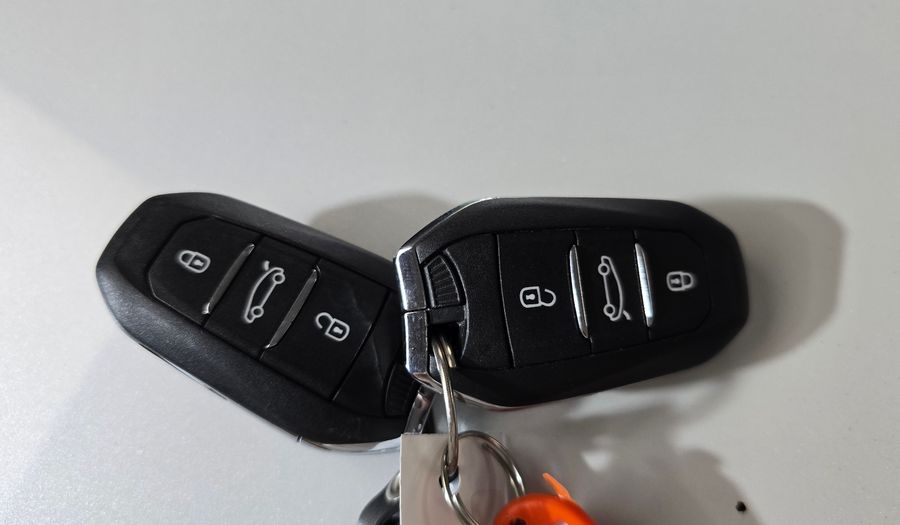 Peugeot 208 1.6L FELINE TIPTRONIC Hatchback 2022