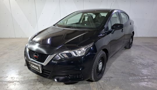 Nissan • Versa
