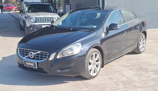 Volvo • S60
