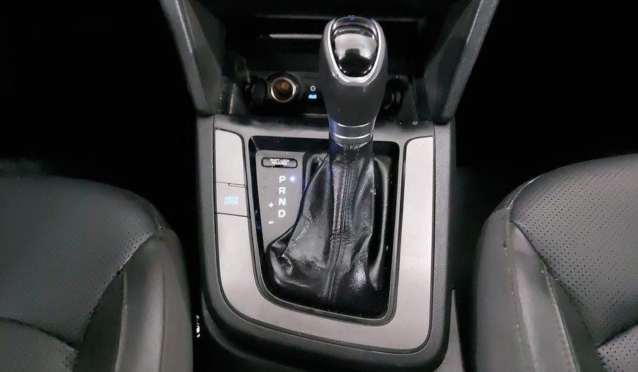 Hyundai Elantra 2.0 LIMITED TECH NAVI AUTO Sedan 2018