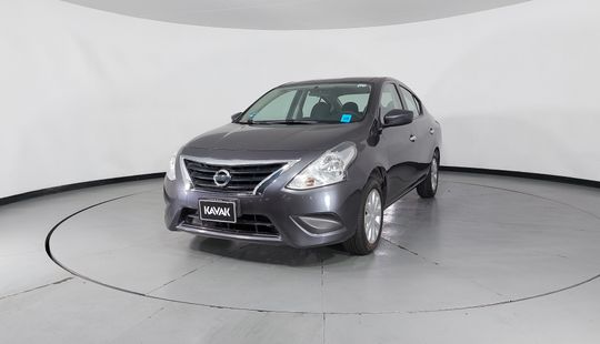 Nissan • Versa