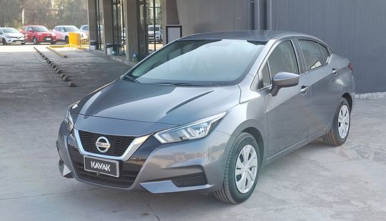 Nissan • Versa