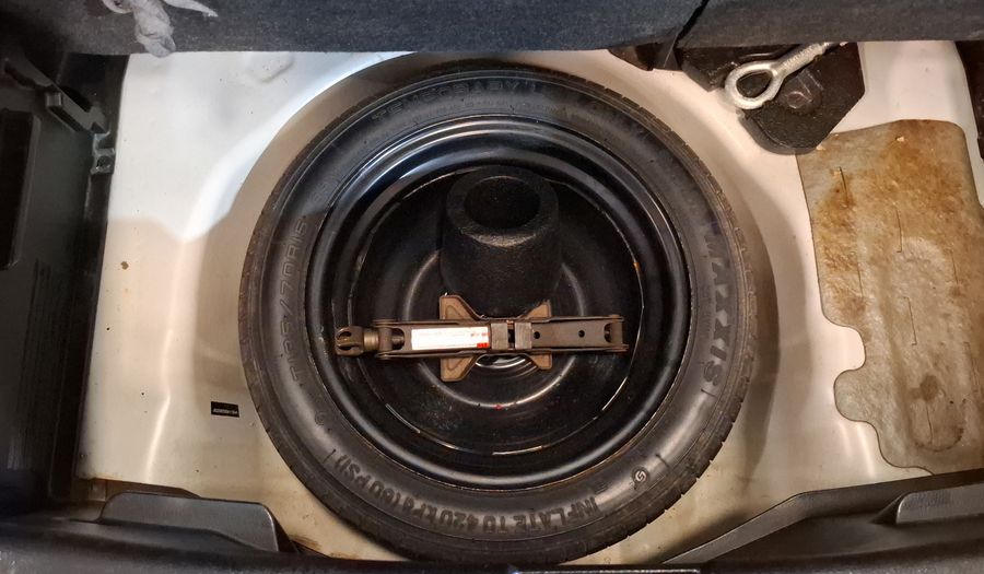 Suzuki Swift 1.4 GLX AT Hatchback 2013