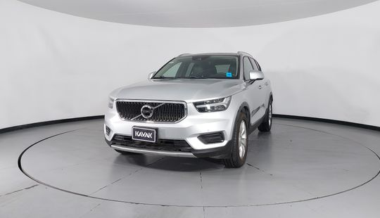 Volvo • XC40