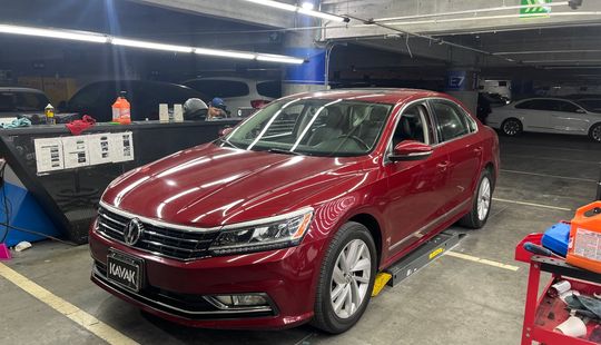 Volkswagen • Passat