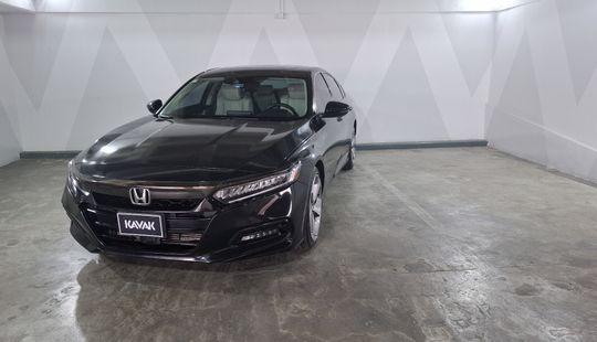 2020 • 77,033 km • Automático