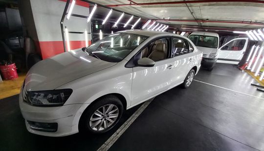 Volkswagen • Polo