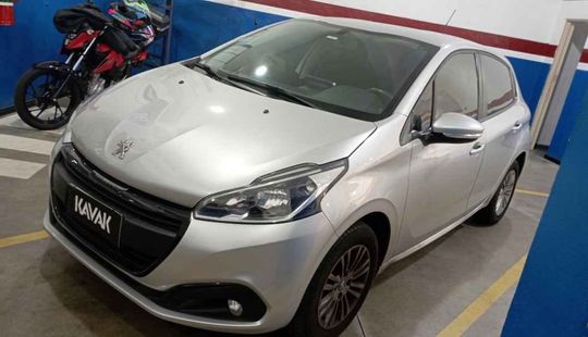 Peugeot • 208