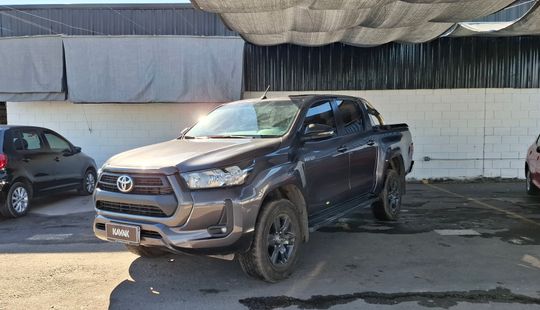 Toyota • Hilux
