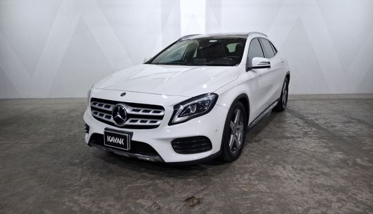 Mercedes Benz • Clase GLA