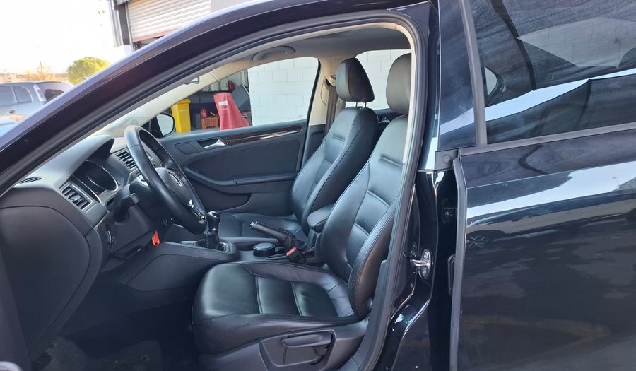 Volkswagen Vento 2.5 LUXURY Sedan 2015