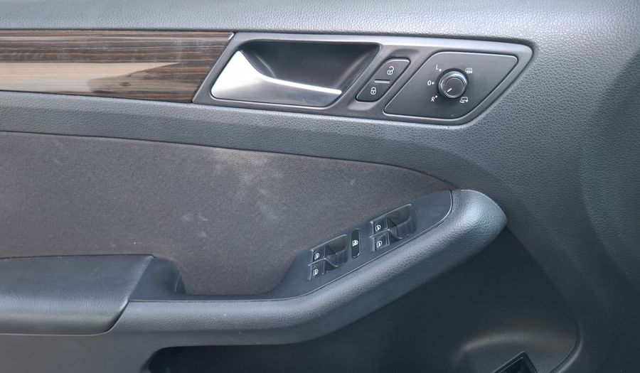Volkswagen Vento 2.5 LUXURY Sedan 2015