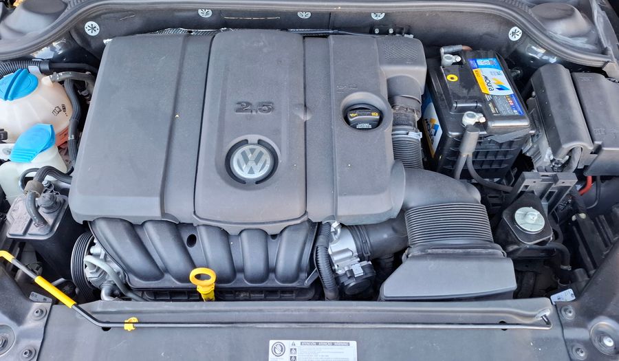Volkswagen Vento 2.5 LUXURY Sedan 2015