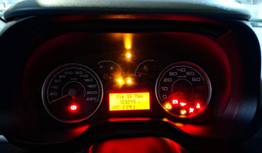 Fiat Punto 1.4 ATTRACTIVE 5P Hatchback 2012