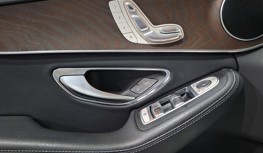 Mercedes Benz Clase C 2.0 200 CGI EXCLUSIVE AT Sedan 2017