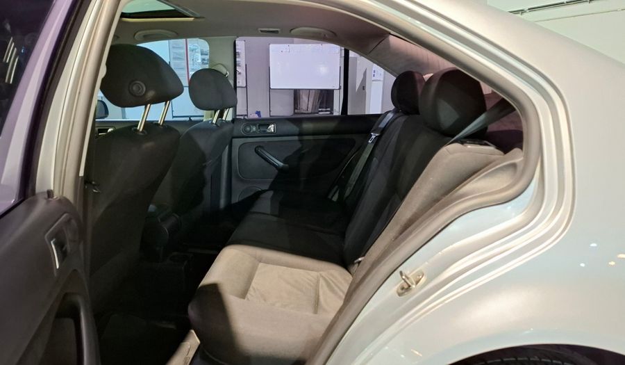 Volkswagen Bora 2.0 TRENDLINE Sedan 2011