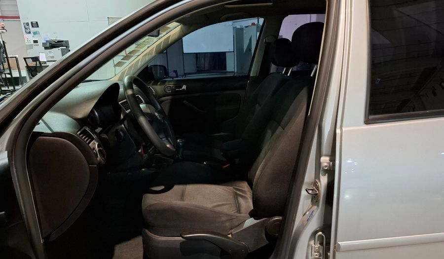 Volkswagen Bora 2.0 TRENDLINE Sedan 2011