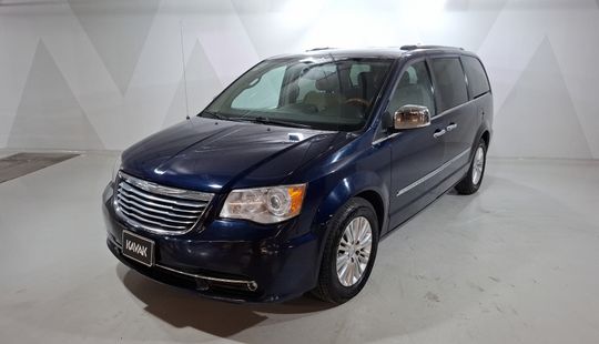 Chrysler • Town & Country