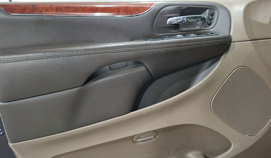 Chrysler Town & Country 3.6 LIMITED Minivan 2013