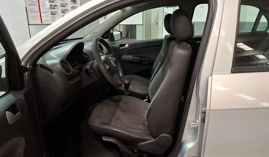 Volkswagen Voyage 1.6 COMFORTLINE + PLUS Sedan 2013
