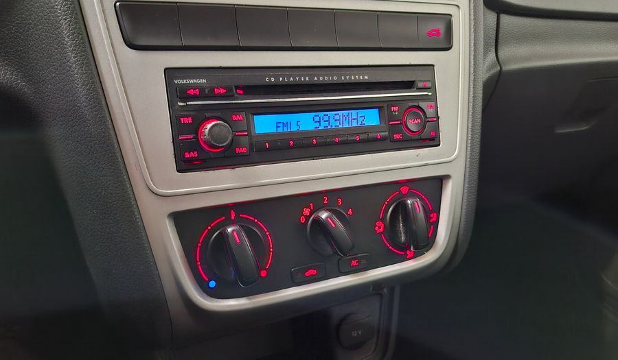 Volkswagen Voyage 1.6 COMFORTLINE + PLUS Sedan 2013