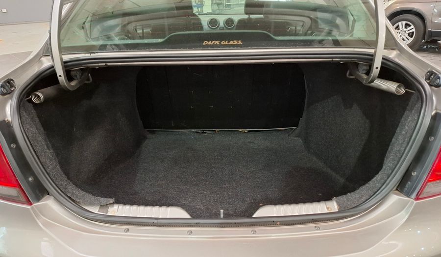 Volkswagen Voyage 1.6 COMFORTLINE + PLUS Sedan 2012