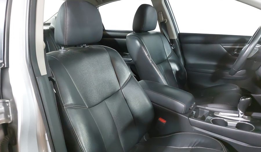 Nissan Altima 2.5 ADVANCE NAVI CVT Sedan 2017