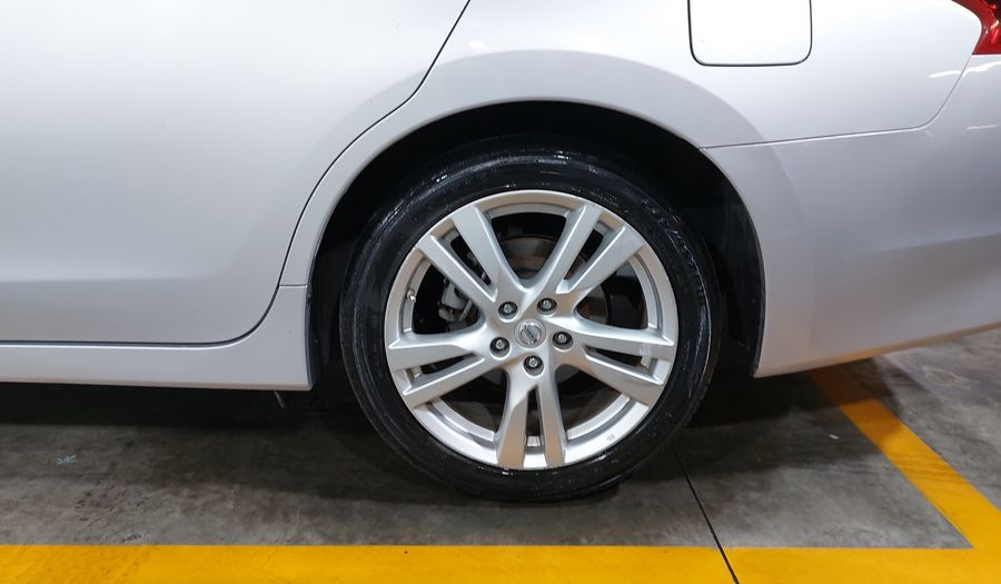 Nissan Altima 2.5 ADVANCE NAVI CVT Sedan 2017