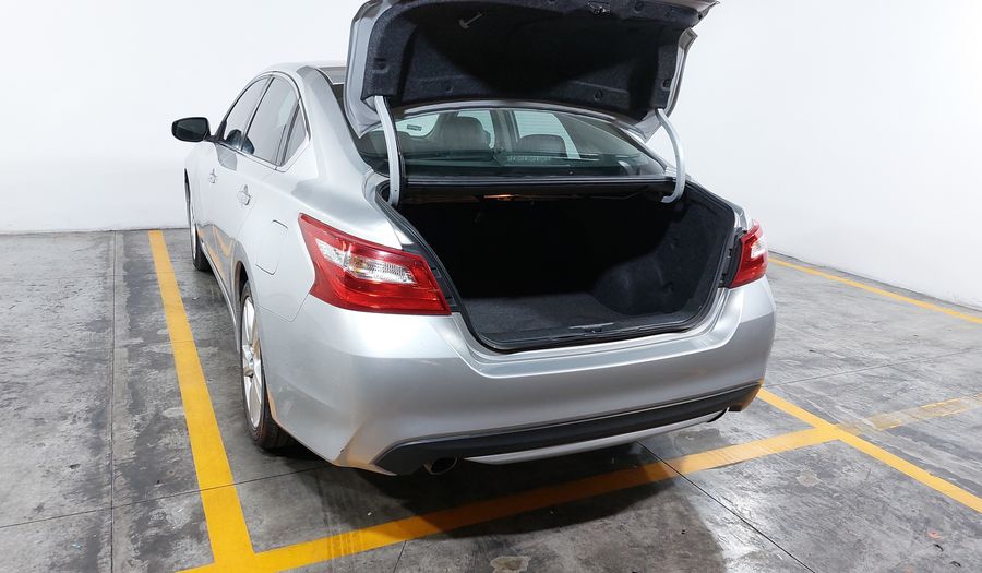 Nissan Altima 2.5 ADVANCE NAVI CVT Sedan 2017