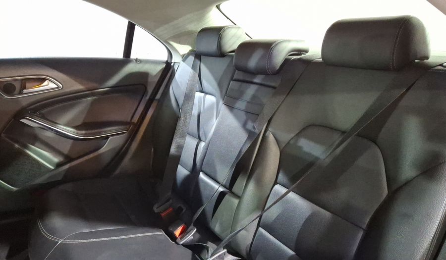 Mercedes Benz Clase Cla 1.6 CLA 200 SPORT DCT Coupe 2019