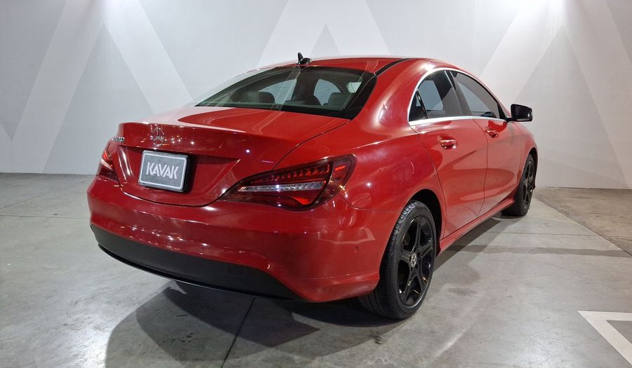 Mercedes Benz Clase Cla 1.6 CLA 200 SPORT DCT Coupe 2019