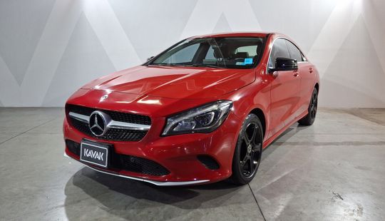 Mercedes Benz • Clase CLA