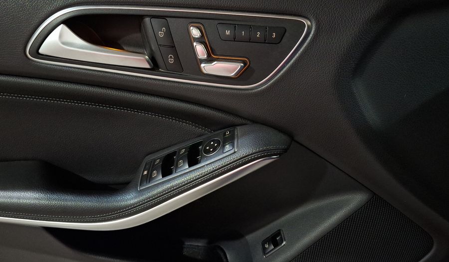 Mercedes Benz Clase Cla 1.6 CLA 200 SPORT DCT Coupe 2019