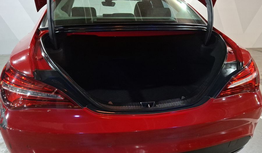 Mercedes Benz Clase Cla 1.6 CLA 200 SPORT DCT Coupe 2019