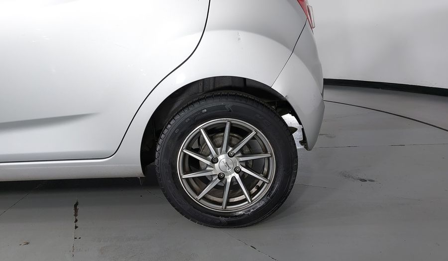 Chevrolet Spark 1.2 LT B MT Hatchback 2015