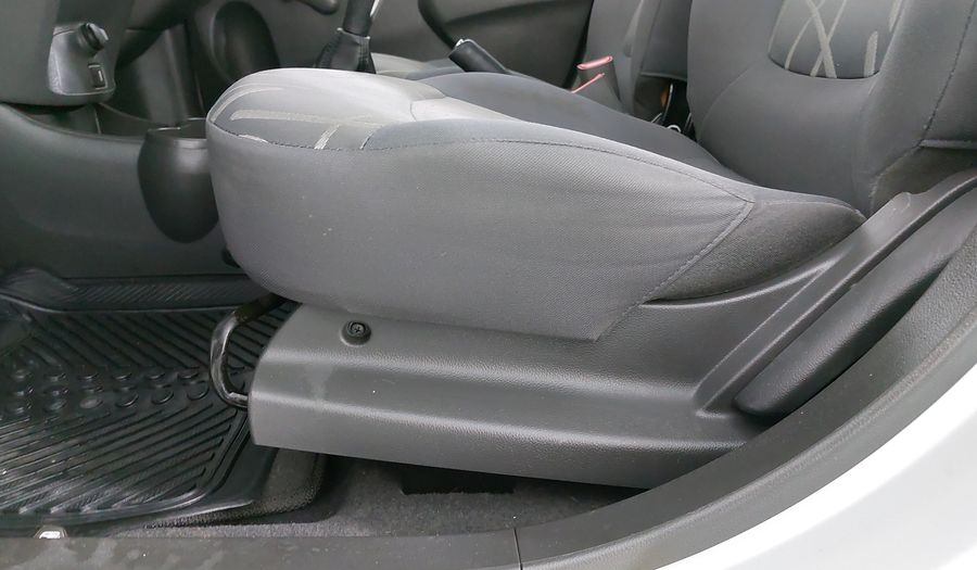 Chevrolet Spark 1.2 LT B MT Hatchback 2015